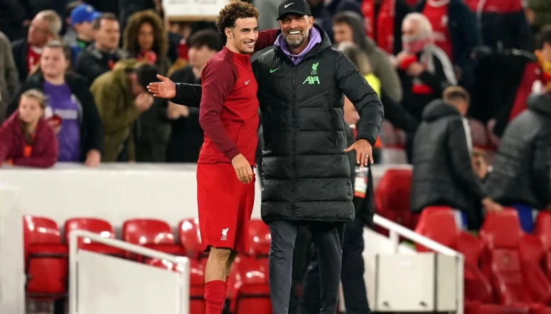 Jurgen Klopp and Curtis Jones.
