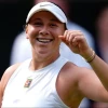 Amanda Anisimova celebrates victory 