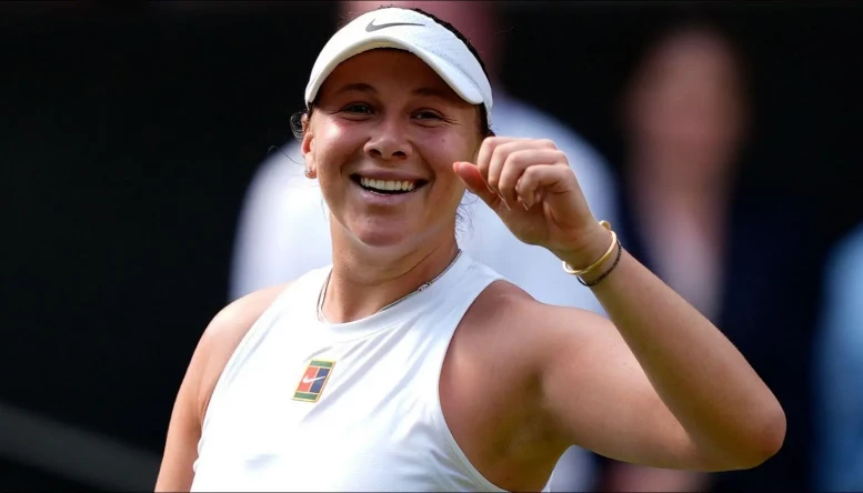 Amanda Anisimova celebrates victory