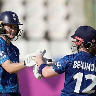 Amy Jones Tammy Beaumont 26 October, 2025 (Alamy)