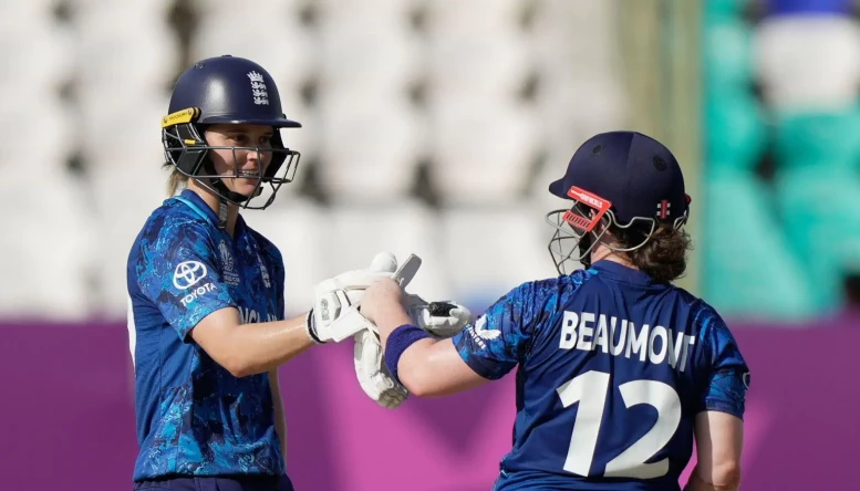 Amy Jones Tammy Beaumont 26 October, 2025 (Alamy)