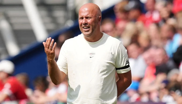 Arne Slot pre-season