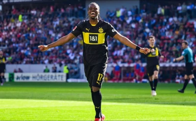 carney-chukwuemeka-celebrates-after-his-goal-for-borussia-dortmund16.webp