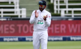 Dimuth Karunaratne.