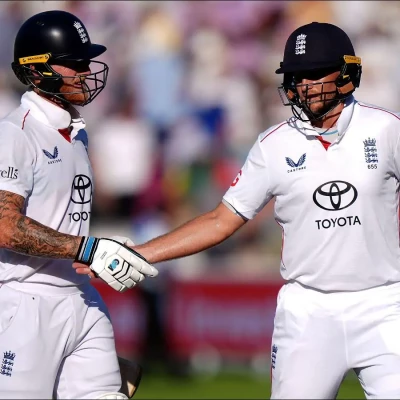 England's Joe Root and Ben Stokes 
