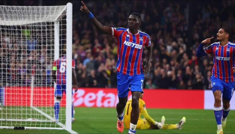 Ismaila Sarr of Crystal Palace celebrates after scoring