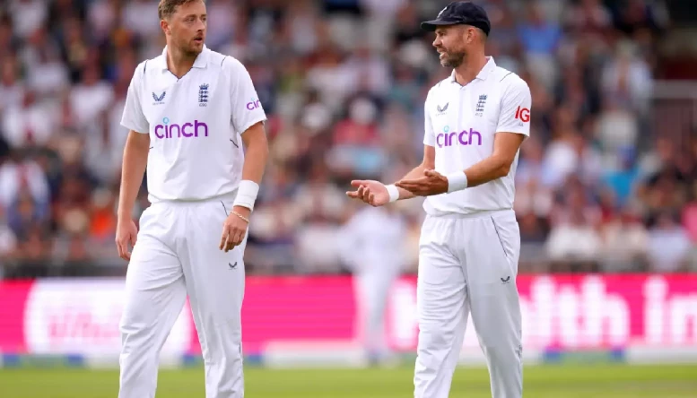 James Anderson and Ollie Robinson.