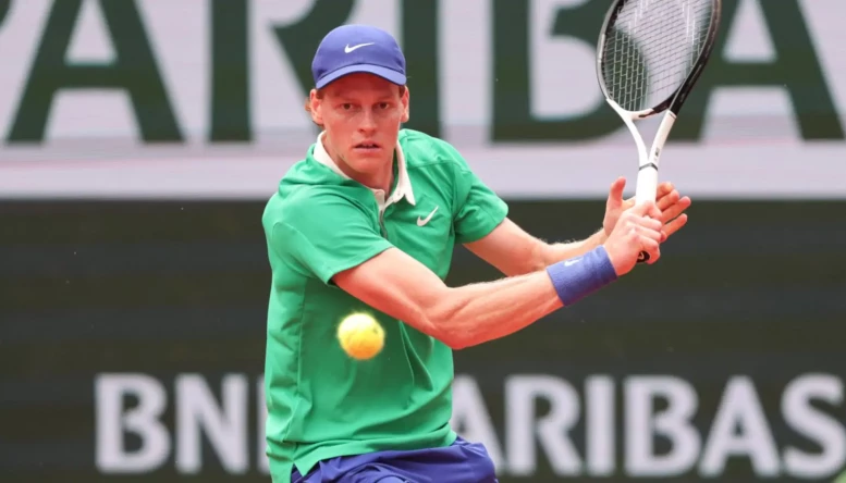 Jannik Sinner backhand