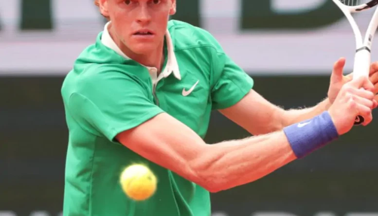 Jannik Sinner backhand