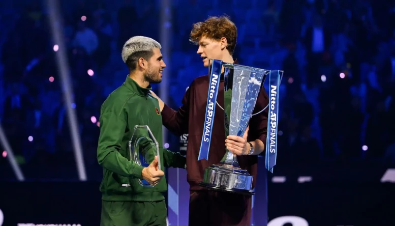 Jannik Sinner beats Carlos Alcaraz - ATP Finals 2025