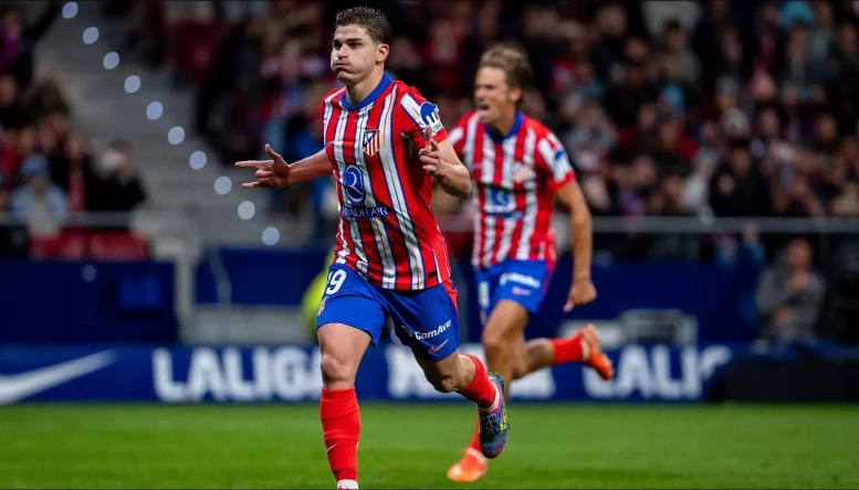 Julian Alvarez of Atletico Madrid celebrates his goal