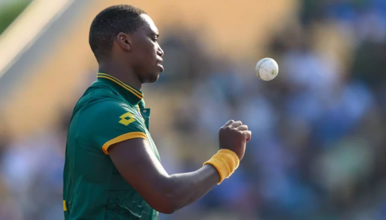 lungi-ngidi-white-ball16