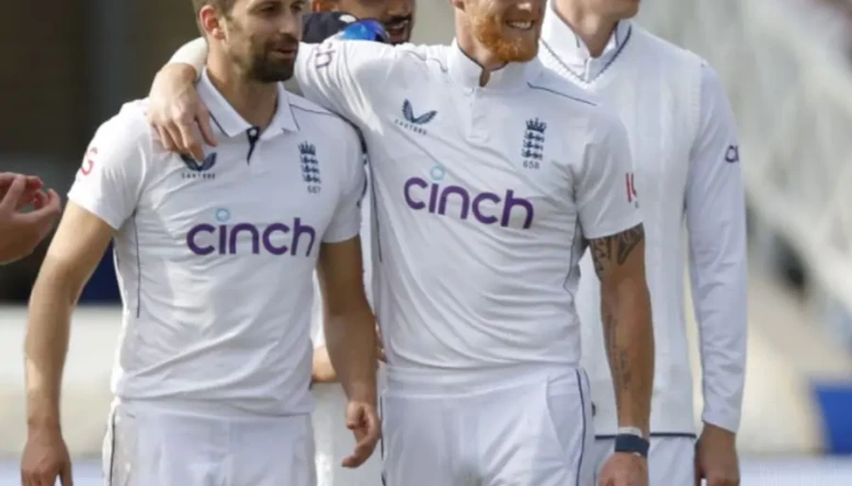 Mark Wood and Ben Stokes