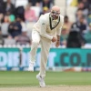 Nathan Lyon bowling stride