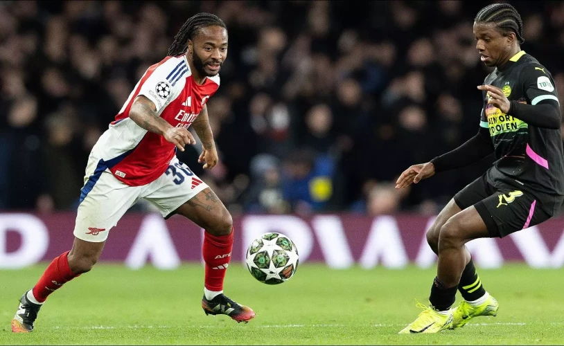 raheem-sterling-of-arsenal-challenges-with-tyrell-malacia-of-psv-eindhoven16.webp