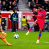 Senny Mayulu of Paris Saint-Germain v Bayer Leverkusen UCL Oct 2025 alamy