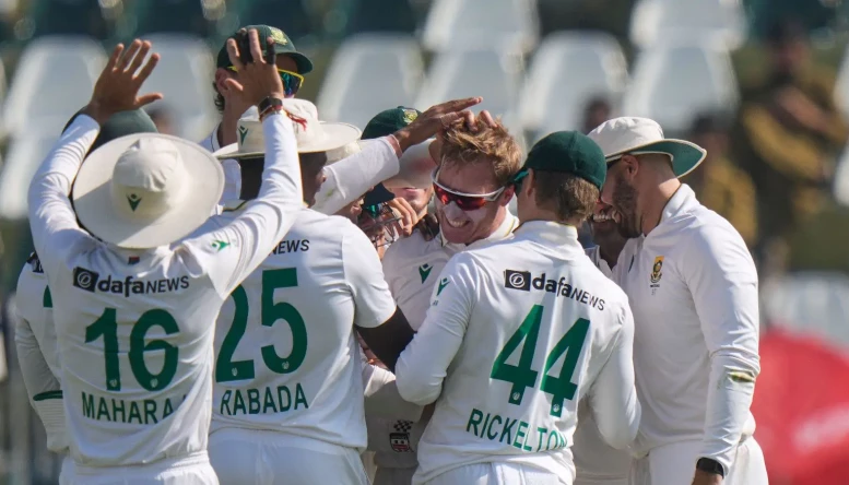Simon Harmer Proteas v Pakistan Test 2 alamy