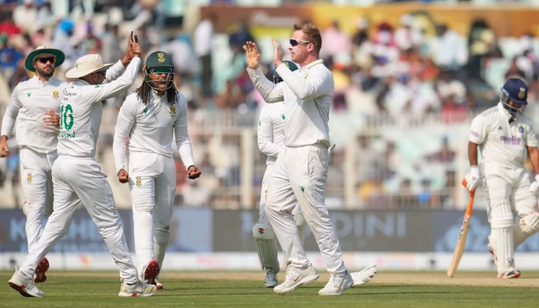 Simon Harmer takes a wicket Proteas v India 2025 alamy