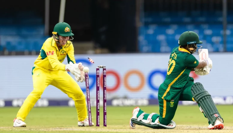 Sinalo Jafta bowled out