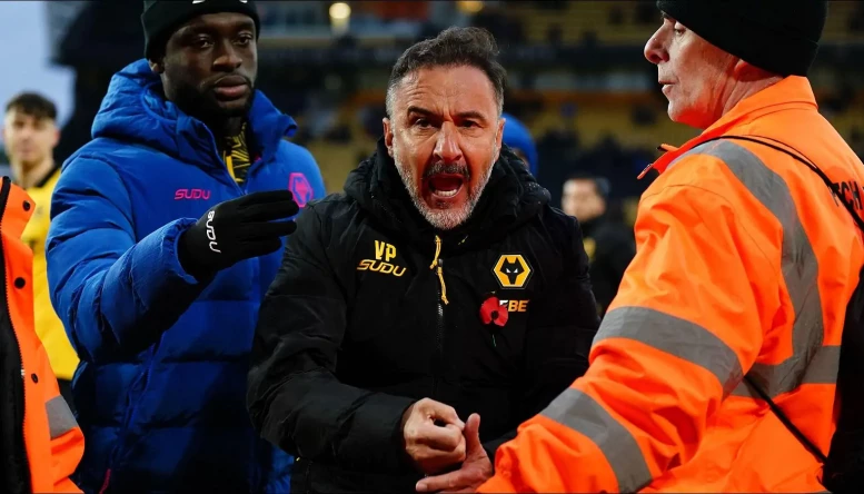 Wolverhampton Wanderers manager Vitor Pereira reacts to fans 