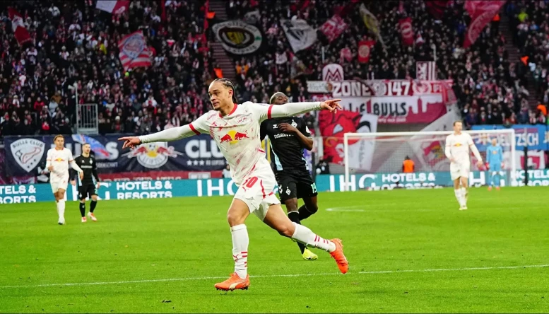 Xavi Simons of RB Leipzig celebrates scoring