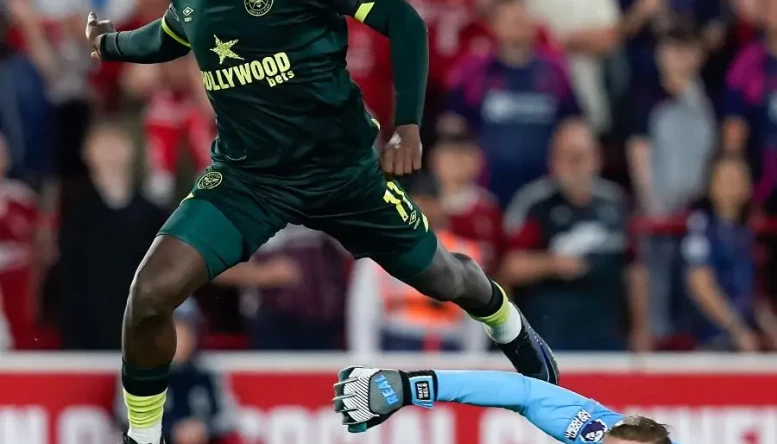 Yoane Wissa of Brentford scores his sides second goal
